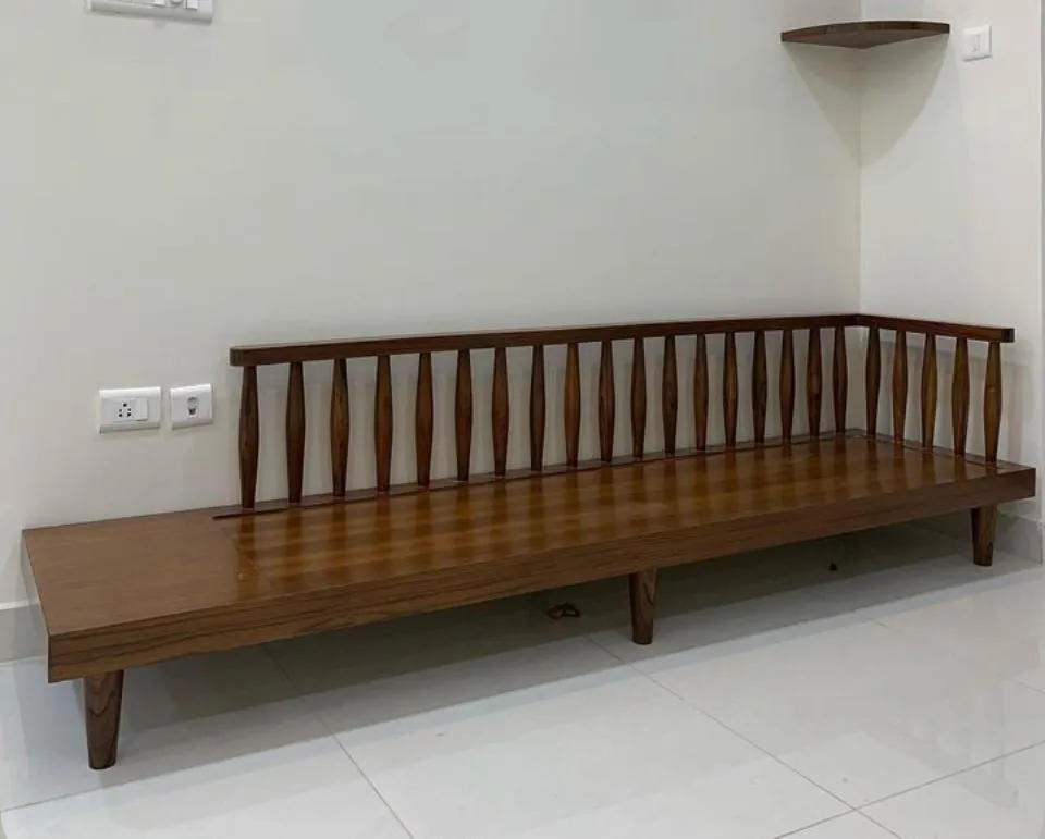Corner Spindle Sitout Bench